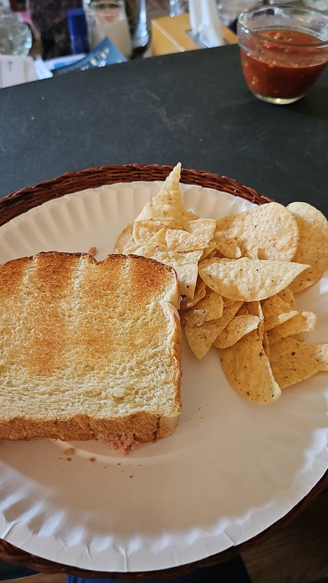 Tonight's supper.
Ham salad sandwiches and chips and salsa.
Bon Apetite!